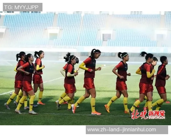 足球玩命激情四溢全力以赴追逐梦想的绿茵场上拼搏不息